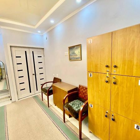 Downtown Homestay Бишкек Екстериор снимка