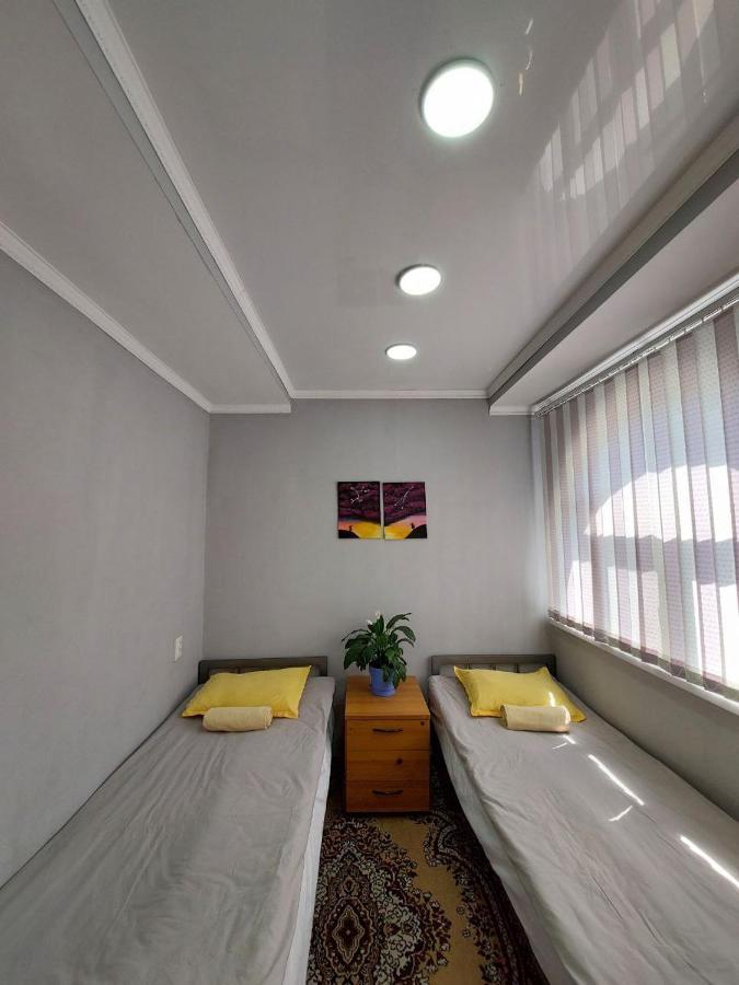 Downtown Homestay Бишкек Екстериор снимка