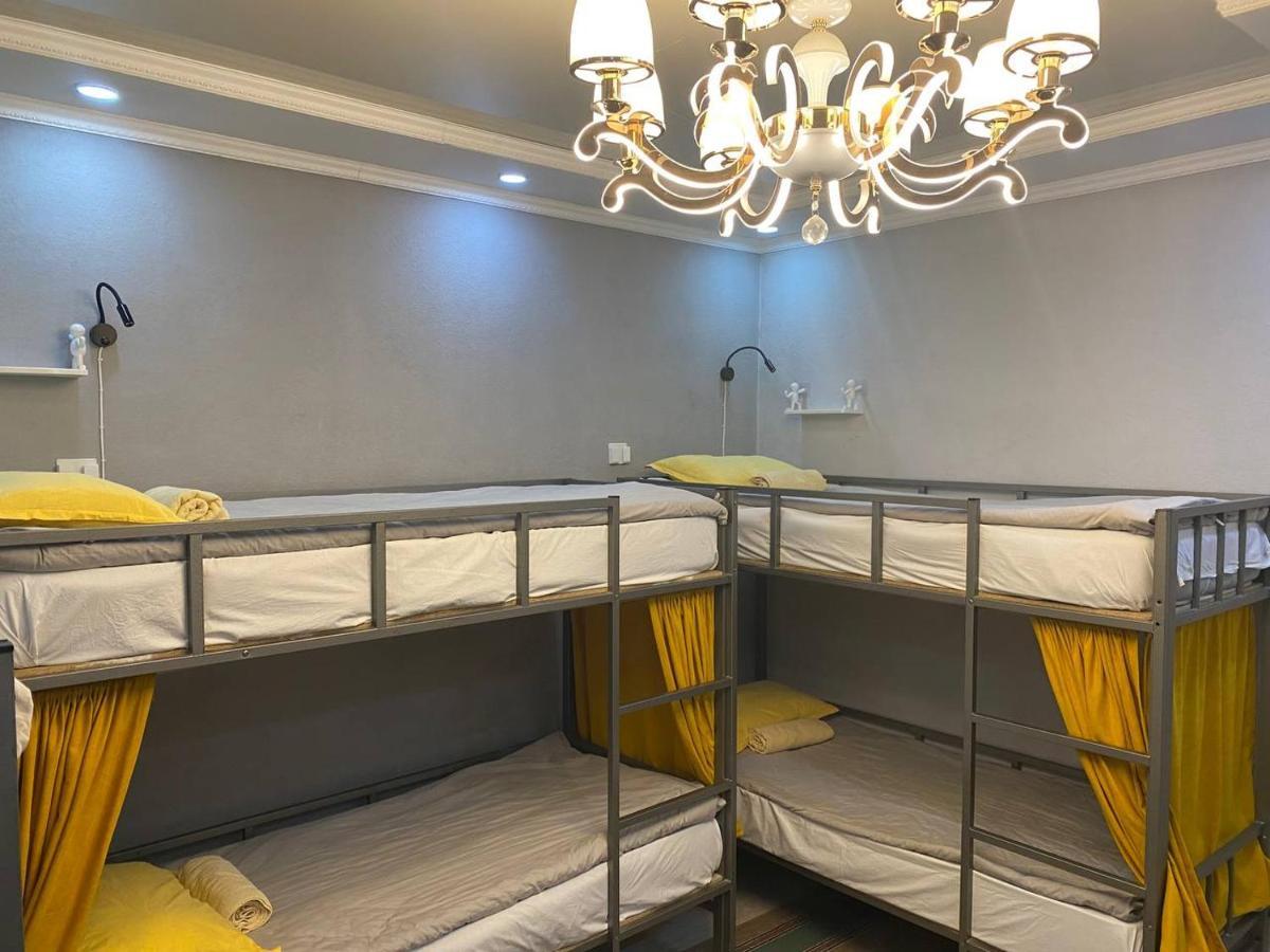 Downtown Homestay Бишкек Екстериор снимка