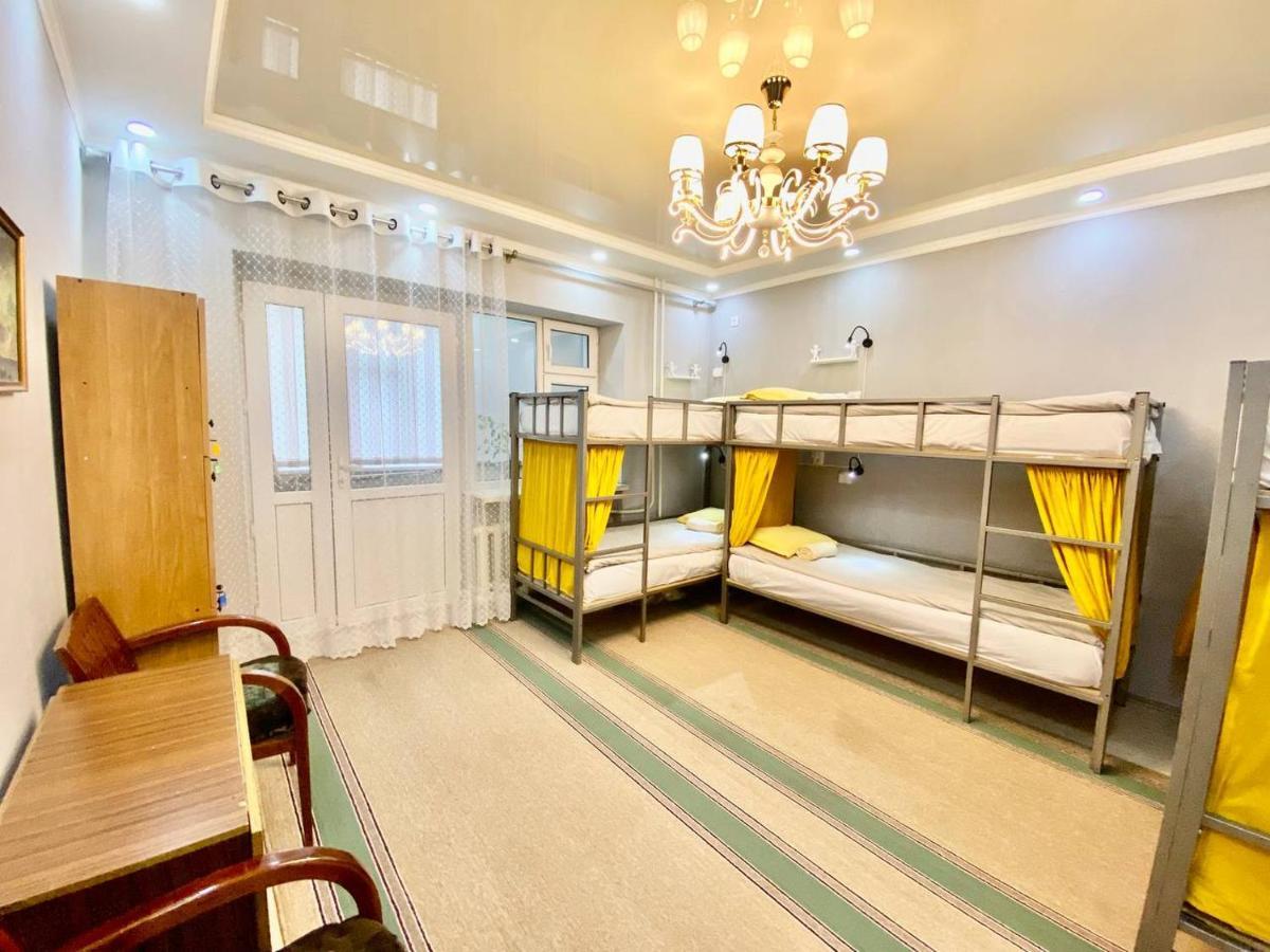 Downtown Homestay Бишкек Екстериор снимка