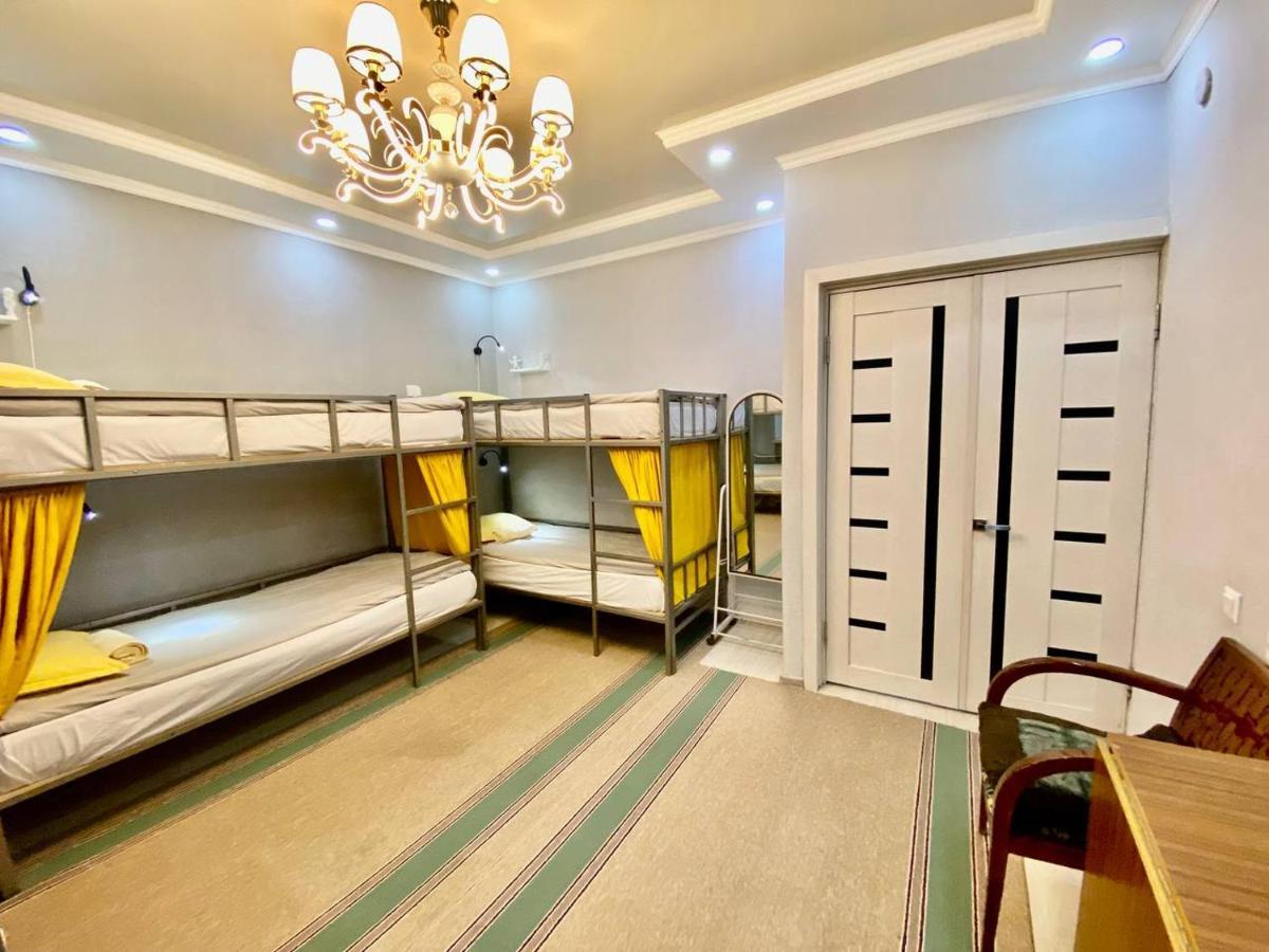 Downtown Homestay Бишкек Екстериор снимка