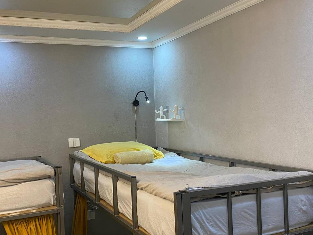 Downtown Homestay Бишкек Екстериор снимка